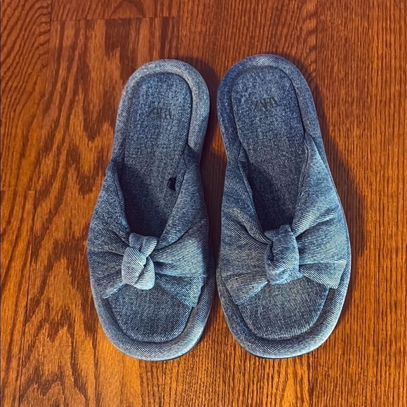 Zara women’s textile denim blue knot slide sandals flat NWOT size 7 - Picture 1 of 10